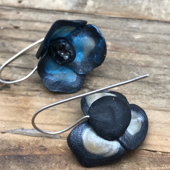 Blue Orchids Pears and silver drop earrings - Picture 8 of 8